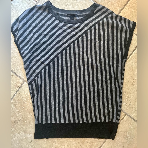 Banana Republic Fine Italian Merino Sweater Diagonal Striped Short Sleeve Top M - Picture 11 of 15